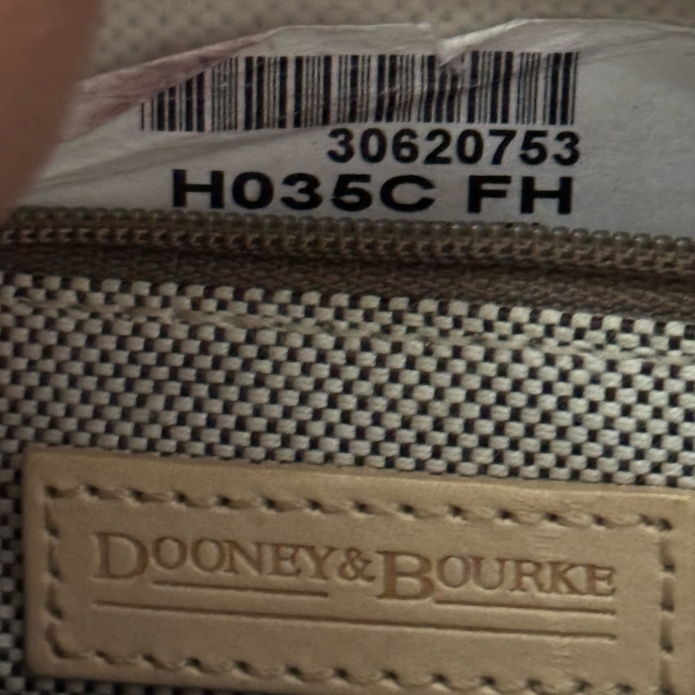 Dooney & Bourke Fuschia Signature Vintage Satchel Bag NWT #CL-125 - Picture 10 of 10